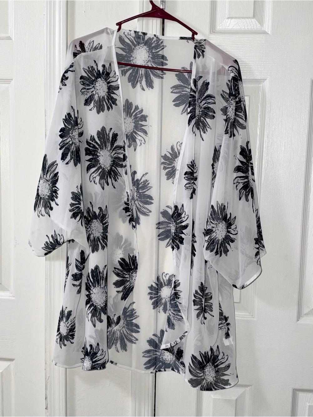 Sheer White Floral Kimono Jacket - Black Daisy Print